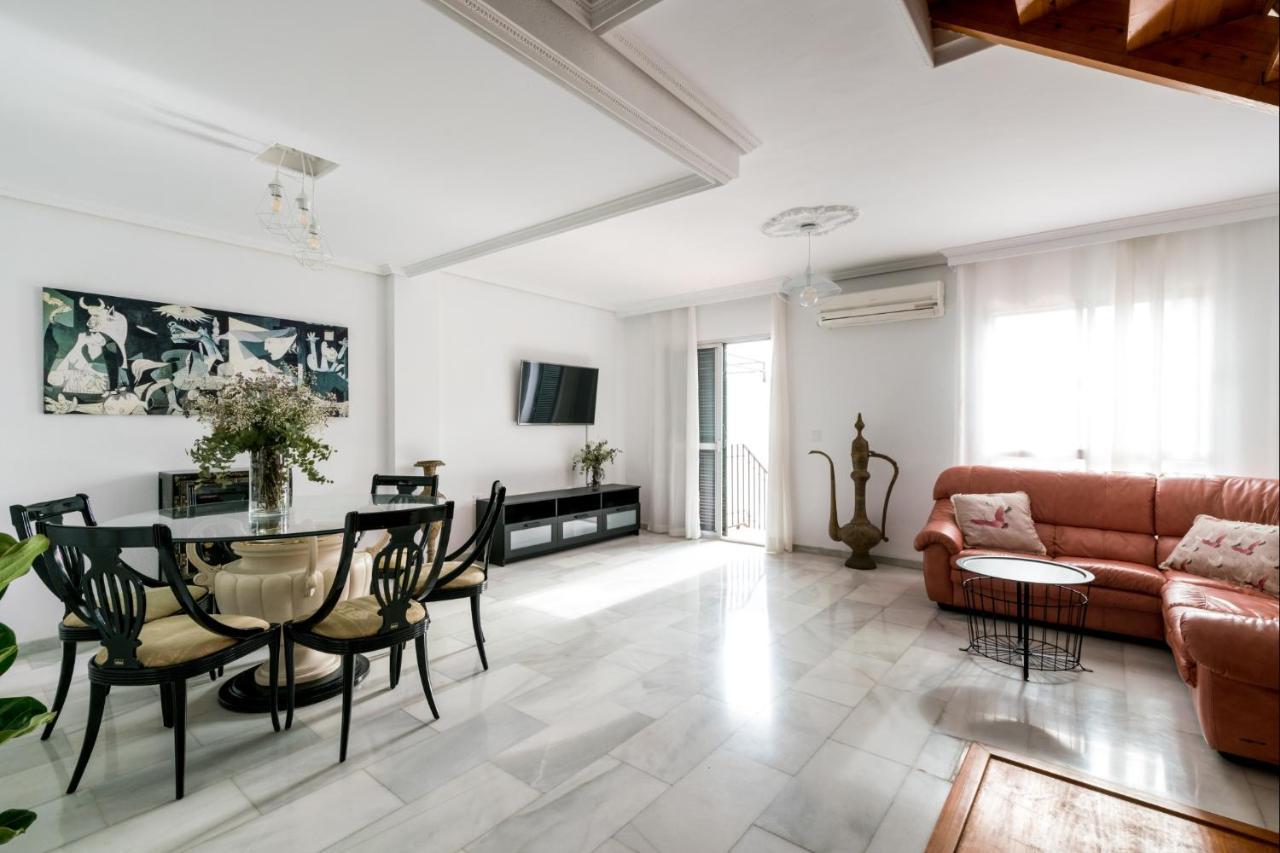 Behouse Mairena Apartment *