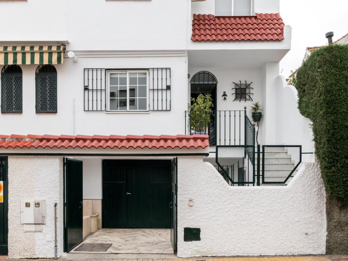 Behouse Mairena Apartment